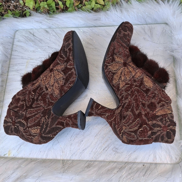 Baci Daisy Tapestry Brocade Mink Fur Pom Pom Slip-On Ankle Heel Boots  Size 6.5 - Picture 7 of 16